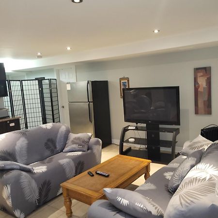 Lovely Guest Entire Apartment Minutes From Ottawa Airport المظهر الخارجي الصورة