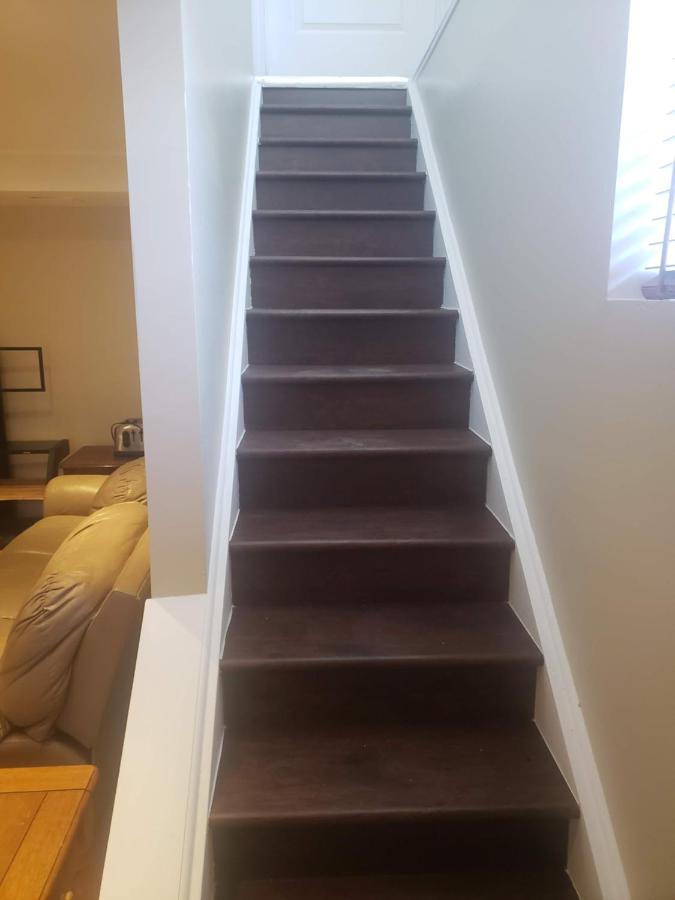 Lovely Guest Entire Apartment Minutes From Ottawa Airport المظهر الخارجي الصورة