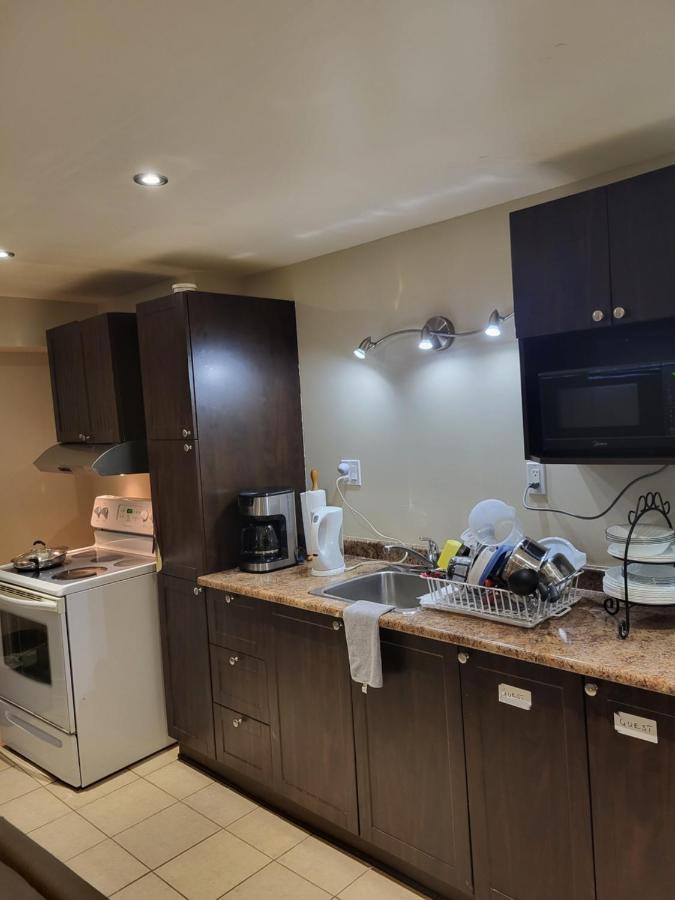 Lovely Guest Entire Apartment Minutes From Ottawa Airport المظهر الخارجي الصورة