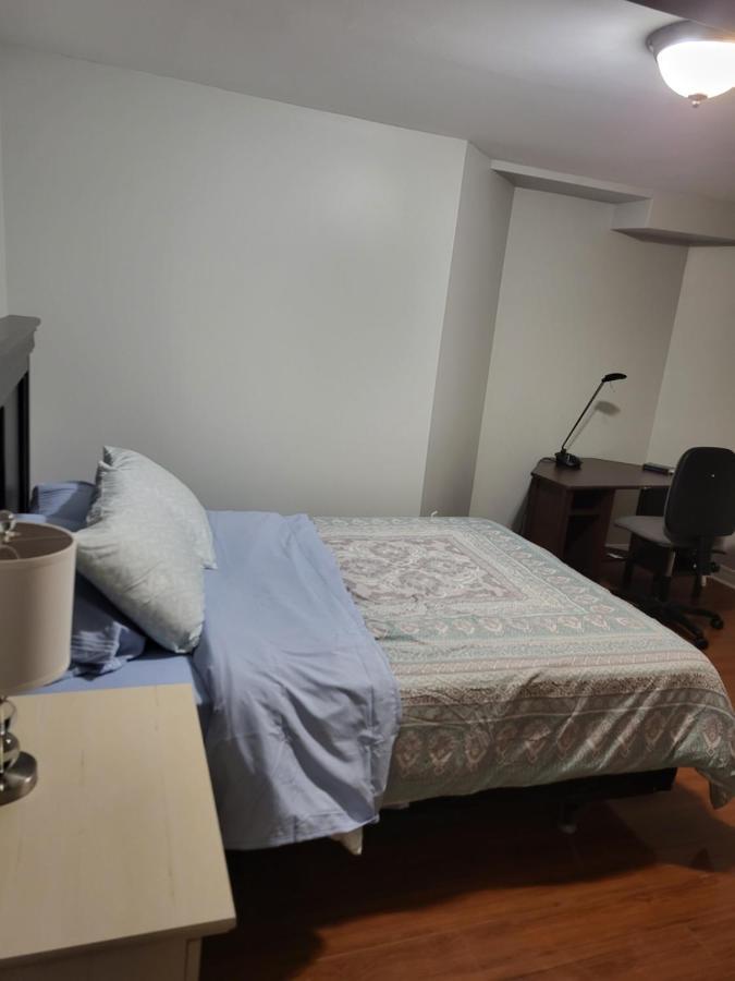 Lovely Guest Entire Apartment Minutes From Ottawa Airport المظهر الخارجي الصورة