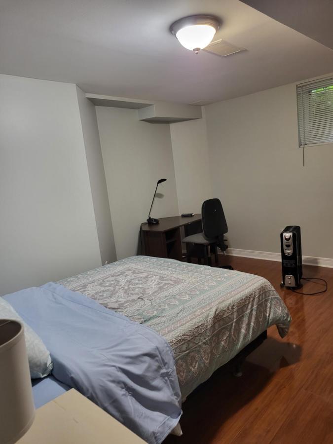 Lovely Guest Entire Apartment Minutes From Ottawa Airport المظهر الخارجي الصورة
