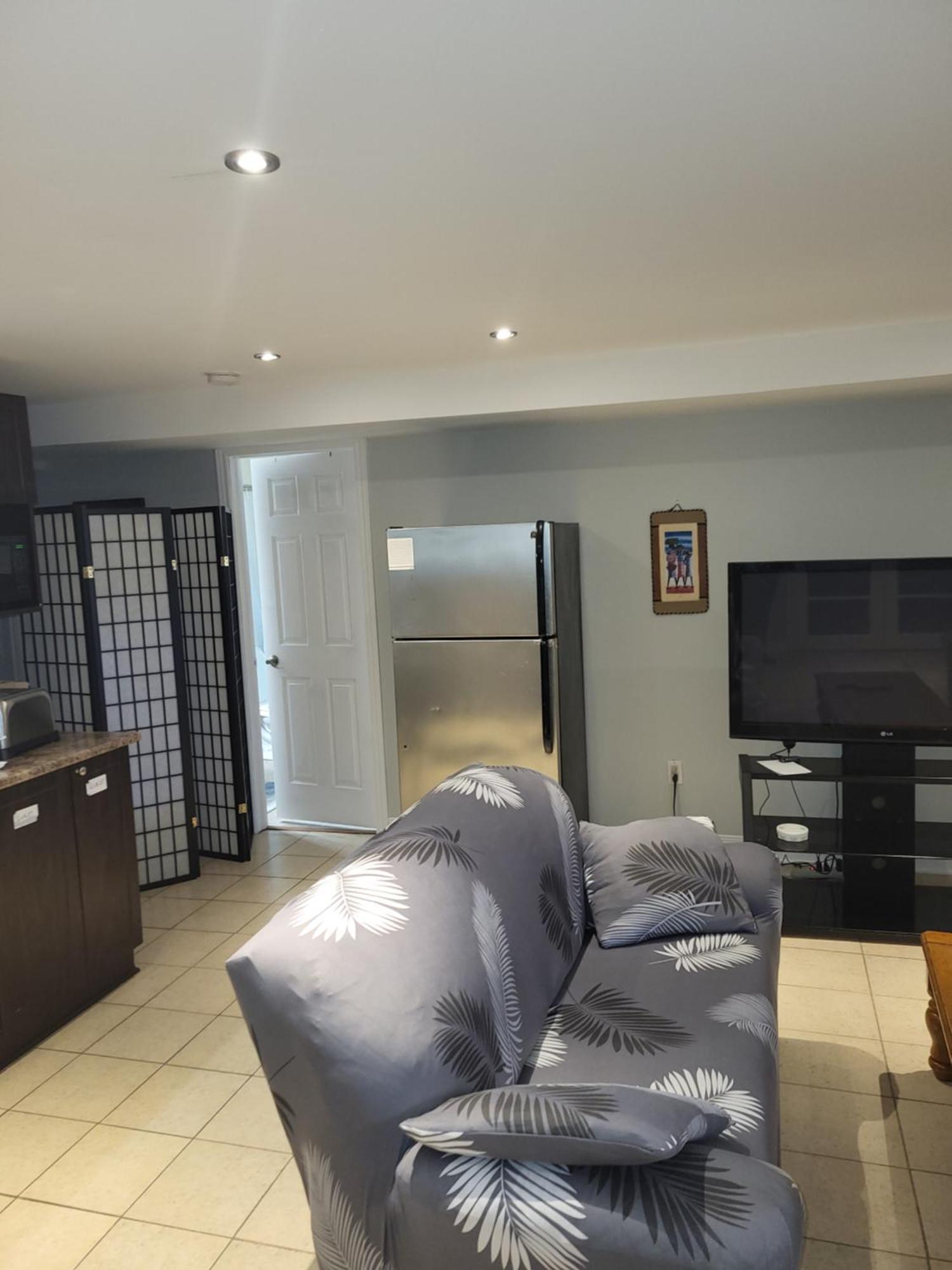 Lovely Guest Entire Apartment Minutes From Ottawa Airport المظهر الخارجي الصورة